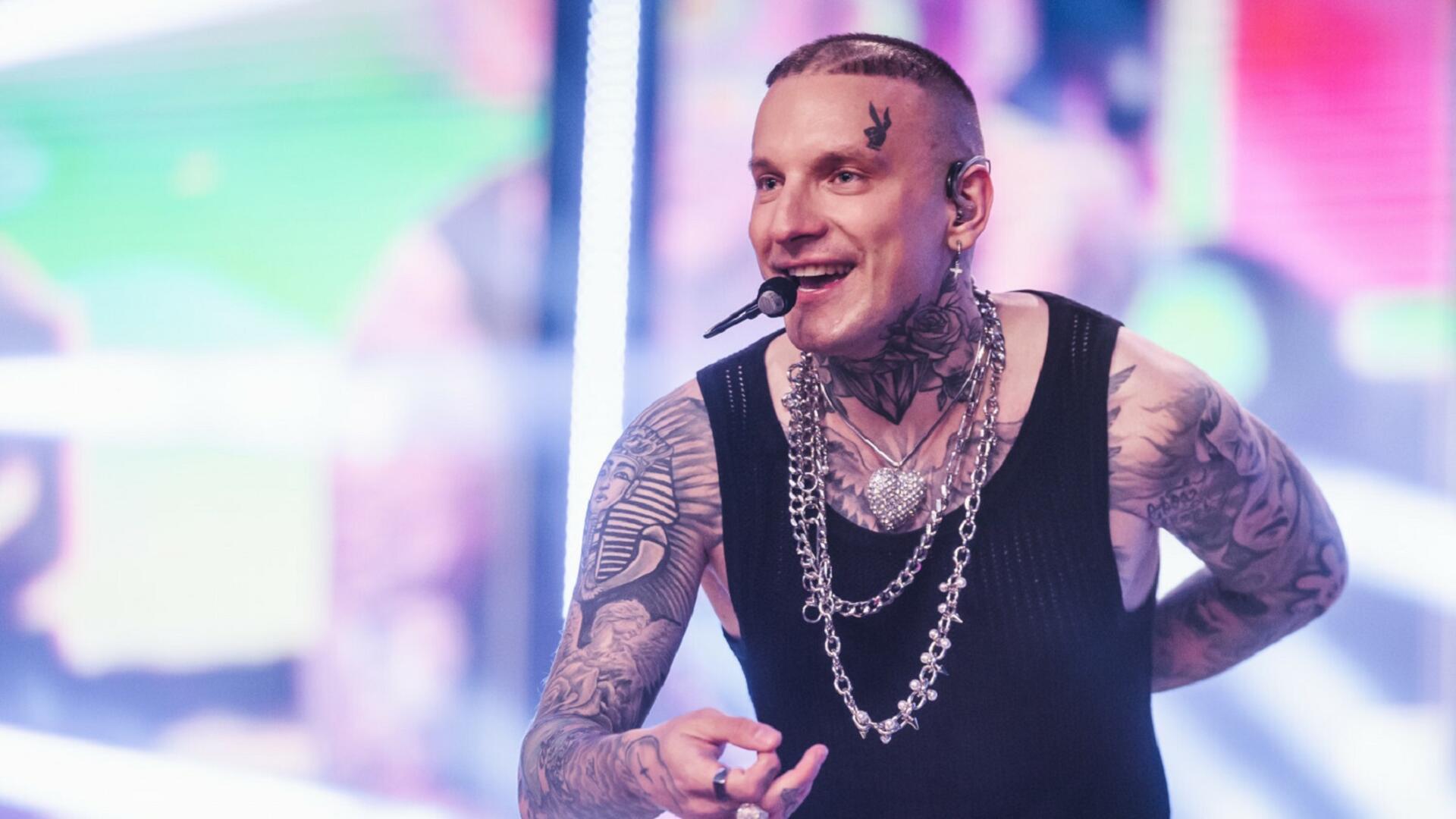 Jesse Raper Smolasty zapalił się podczas koncertu. Jest nagranie - Złote przeboje